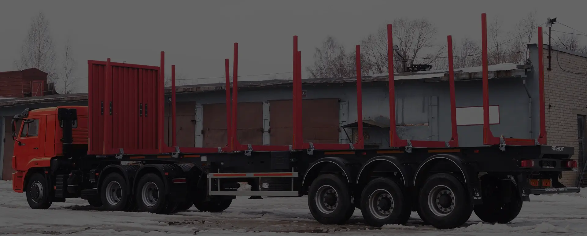 Услуги автотранспорта в городе Судак (Крымский  округ - Республика Крым) для перевозки оборудования длинномером с кониками