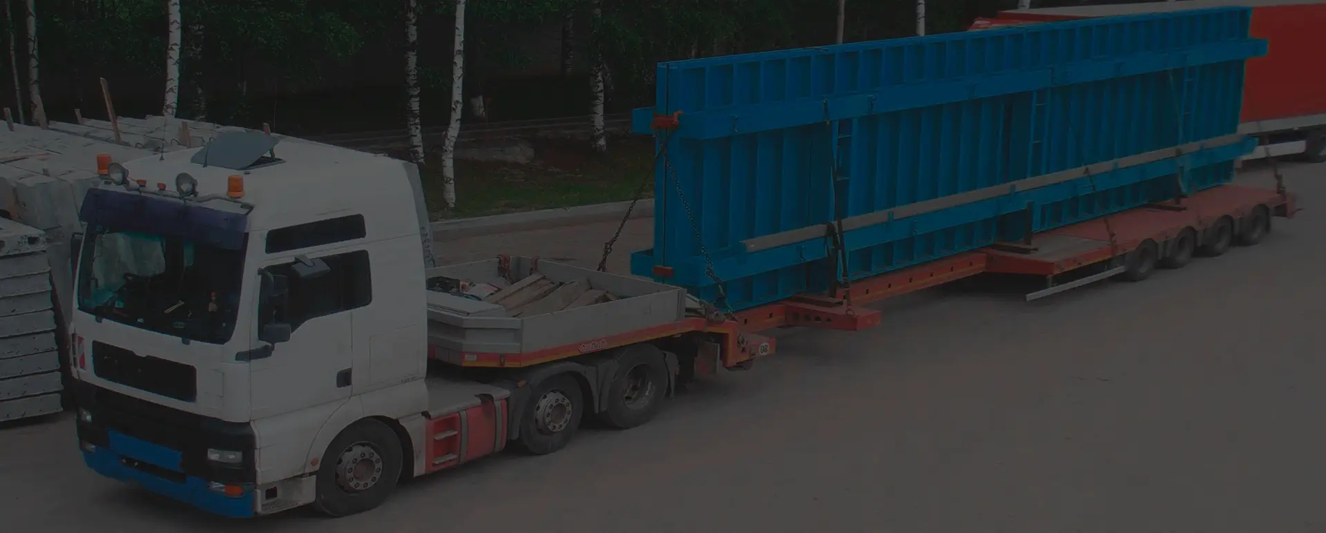Выгодная доставка грузовым тралом по пути следования основного груза в городе Судак (Крымский  округ - Республика Крым)